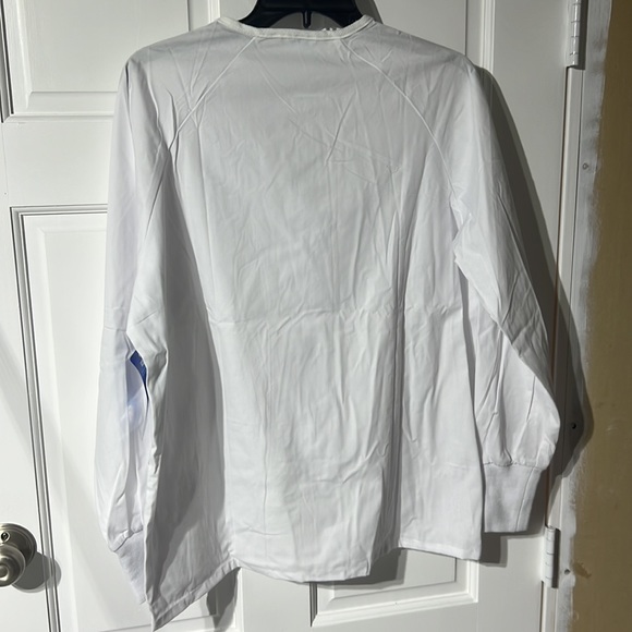 Medium White Scrub Top - Picture 2 of 3